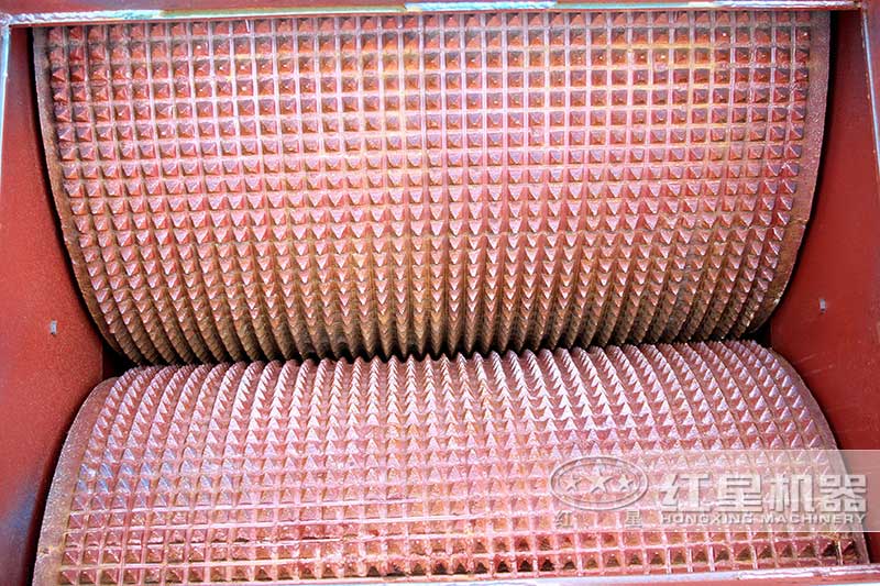 對輥破碎機輥皮耐用，幾乎沒有易損件